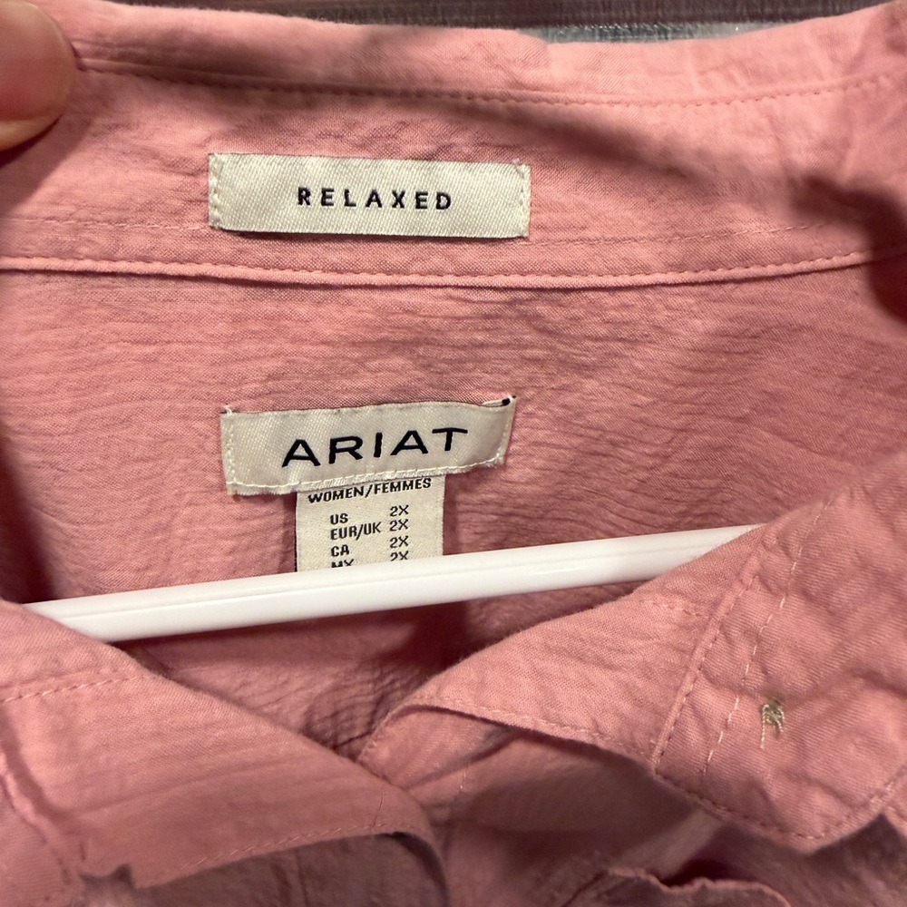 2 men’s ariat button down shirts 2X
Pink and cream - Picture 3 of 5